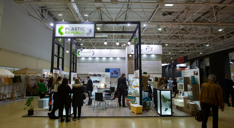 PLASTIC REPUBLIC