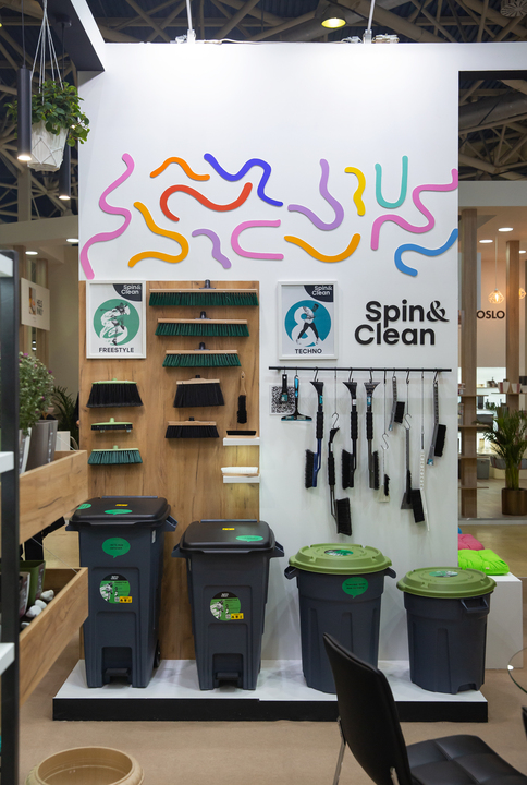 PLASTIC REPUBLIC